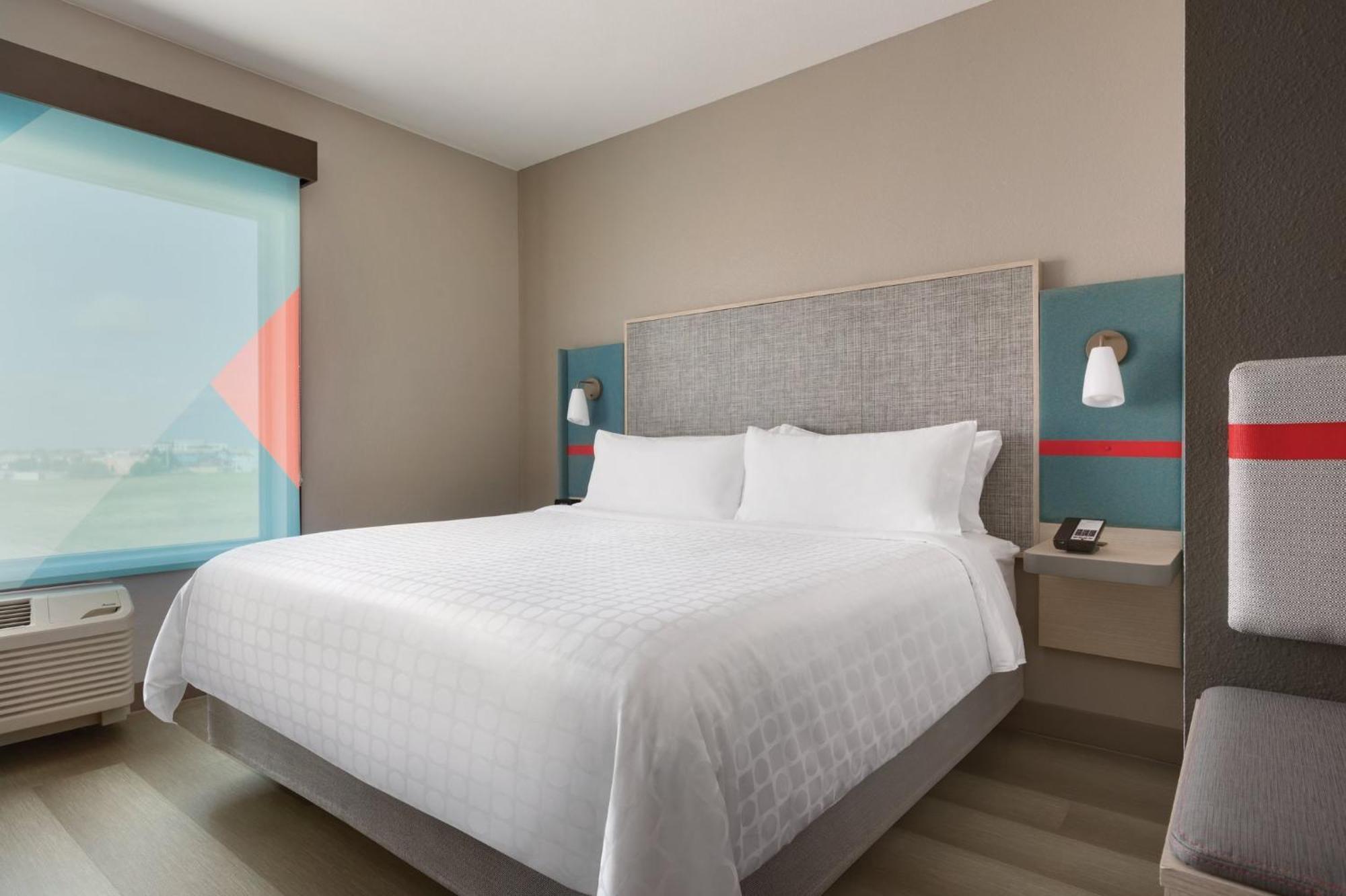Avid Hotel Traverse City By Ihg Ngoại thất bức ảnh